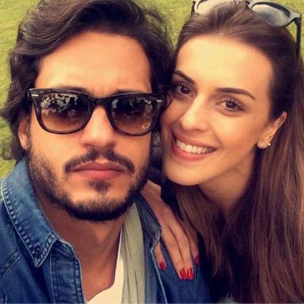 Raphael Vianna e Angela Munhoz assumem namoro (Foto: Reprodução/Instagram)