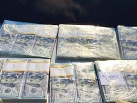 PR: PF encontra R$ 1 milhão em fundo falso de carro de traficante (divulgação)