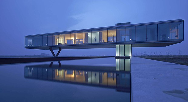 A Villa Kogelhof, na Holanda, é metade flutuante e metade subterrânea. Projeto impressionante que também concorre com a casa de Itaipava (Foto: Divulgação/Architizer A+ Awards)