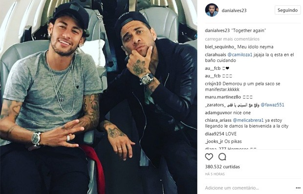 Neymar e Daniel Alves a caminho do casamento de Lionel Messi (Foto: Reprodução/Instagram)