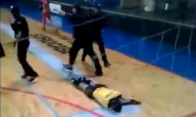 Juiz é agredido durante partida de futsal em Sorocaba (Foto: Reprodução/TV TEM)