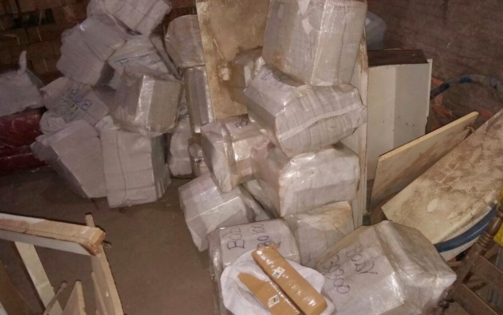 Polícia encontrou cerca de duas toneladas de maconha em Limeira (Foto: Carlos Gomide/Rádio Educadora de Limeira)