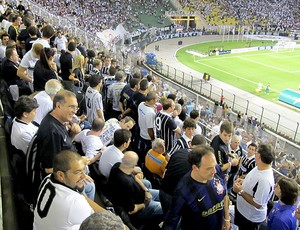 torcida do Corinthians no Pacaembu (Foto: Globoesporte.com)