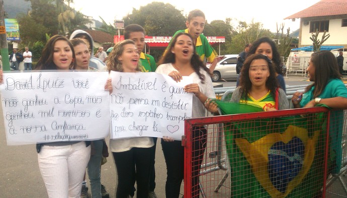 Meninas Apoio Brasil Granja Comary (Foto: Richard Souza) Meninas Apoio Brasil Granja Comary (Foto: Richard Souza)