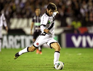 Juninho Pernambucano na partida do Vasco contra o Figueirense (Foto: Marcelo Sadio / Site Oficial do Vasco da Gama)