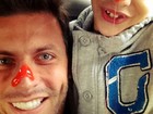Henri Castelli e o filho pintam o rosto com tinta: 'Muita saudade junta'