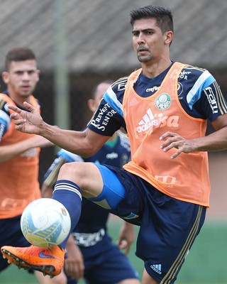 Após liberar Réver ao Fla, Inter acerta a contratação de Leandro Almeida
