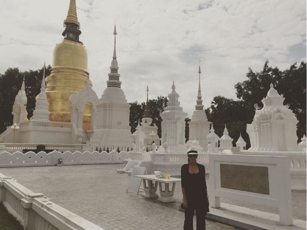 Mariana Rios em templo tailandês (Foto: Instagram / Reprodução)