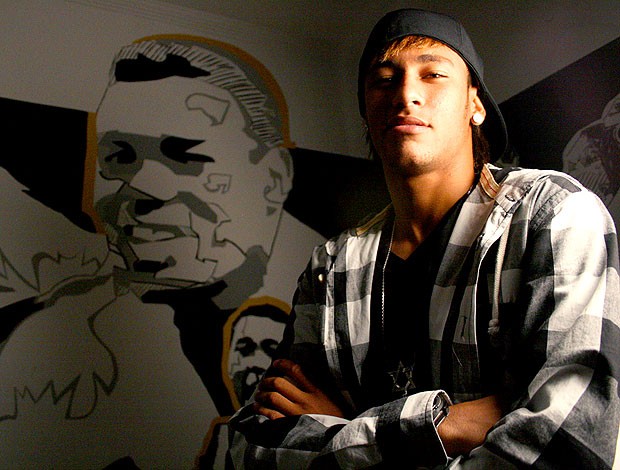 Neymar durante entrevista (Foto: Anderson Rodrigues / Globoesporte.com)