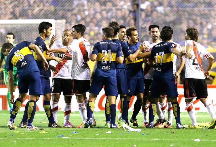 Confusão Boca Juniors X River Plate (Foto: Agência AP )