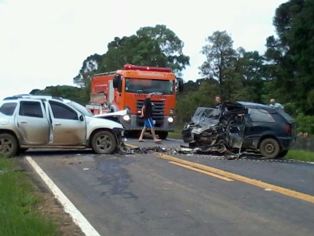 G1 Acidente Entre Dois Carros Mata Uma Pessoa Na PR 160 Em