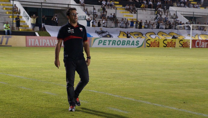 Marcelo Martellote - técnico Atlético-GO (Foto: Augusto Gomes)