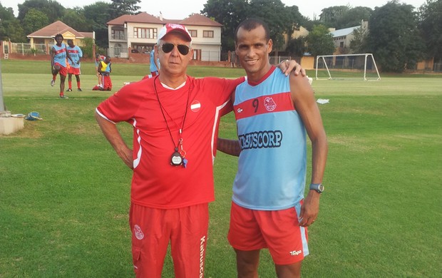 Rivaldo no Kabuscorp (Foto: Reprodução / Twitter)