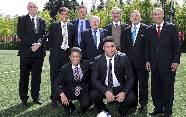 Ronaldo, Bebeto, Blatter e Aldo em encontro da FIFA (Foto: EFE)