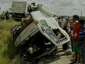 Após acidente, piloto da moto fugiu (Foto: Reprodução/TV Asa Branca)