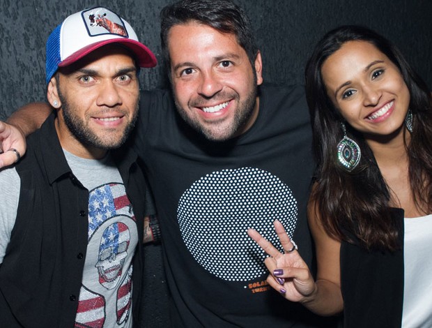 Daniel alves e a namorada atriz thaissa carvalho no evento Verão 021 (Foto: Raphael Mesquita / Divulgação)