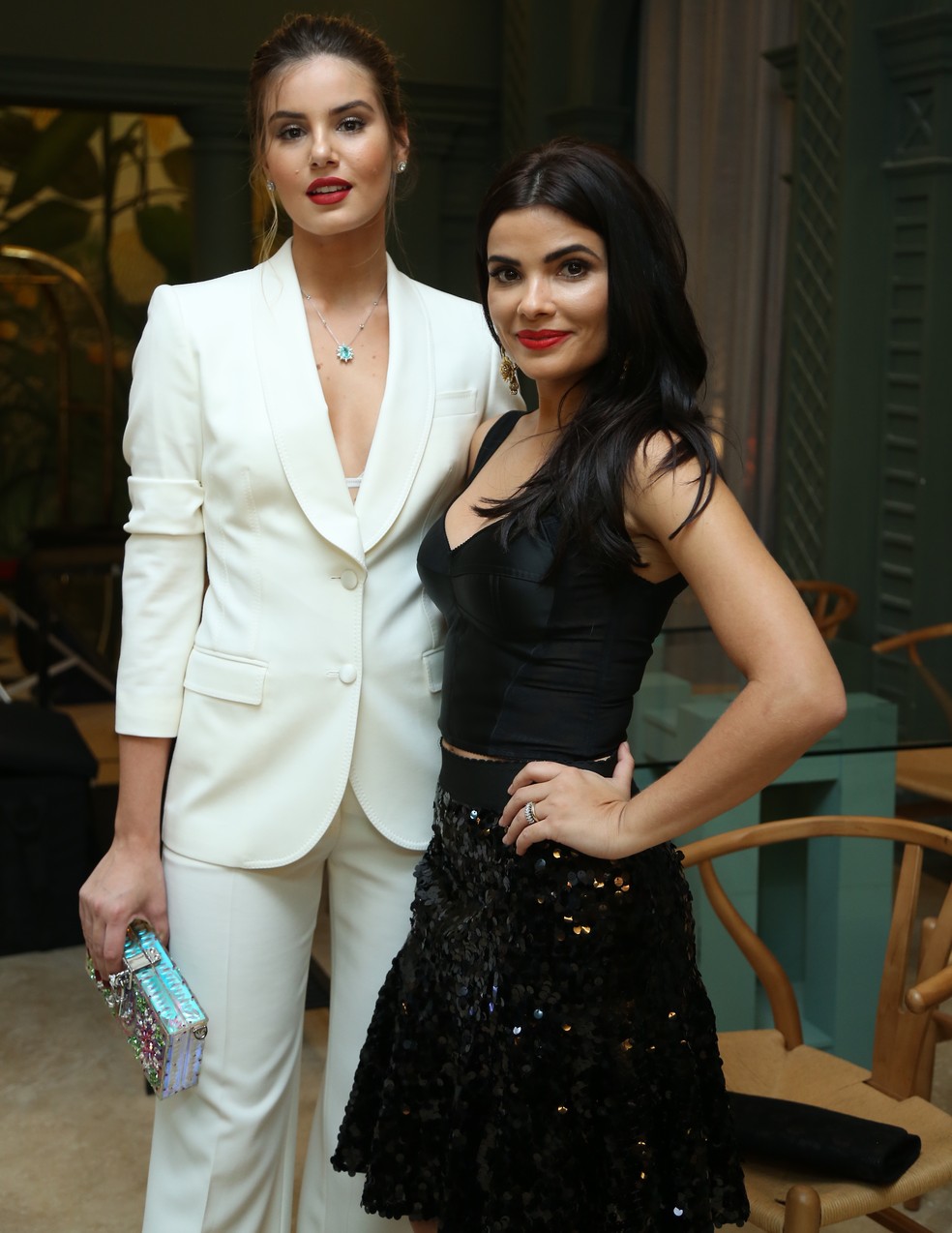 Camila Queiroz e Vanessa Giácomo arrasam nos looks para a noite de celebração nos Estúdios Globo (Foto: Isabella Pinheiro/Gshow)