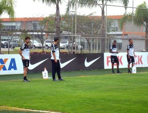 Pato Corinthians treino leve jogadores (Foto: Rodrigo Faber)