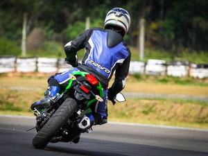 Kawasaki Ninja 300 (Foto: Rafael Munhoz/G1)