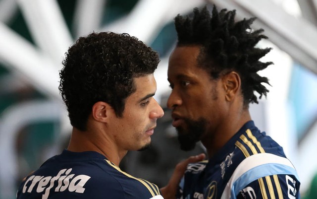 Chegadas e saídas: Palmeiras busca lateral e pode mexer na água de novo