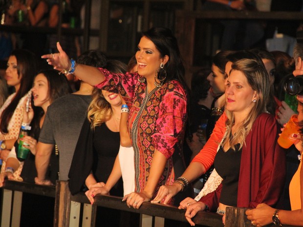 Débora Lyra em show em Vitória, no Espírito Santo (Foto: Amandio Santos/ Flash Glamour/ Divulgação)
