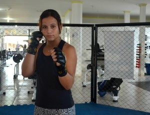Andrezza Martins, lutadora que irá participar do Fight Team Junior Oliveira (Foto: Lauane Sena)