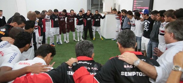 Ney Franco São Paulo grupo jogadores (Foto: Rubens Chiri / Site oficial do São Paulo FC)