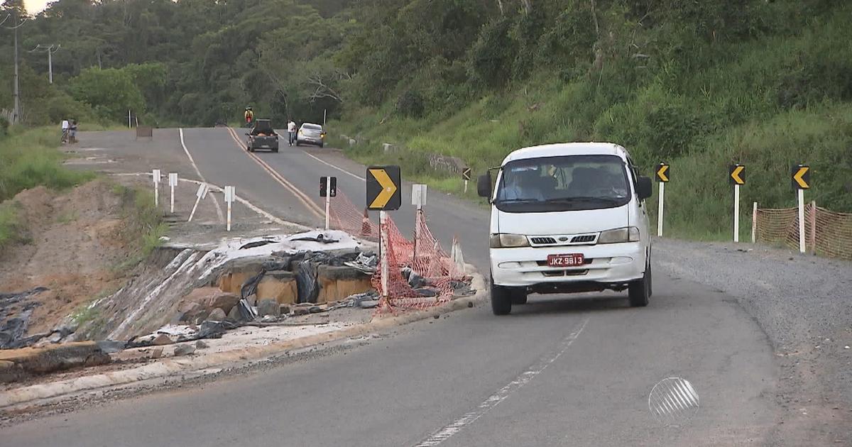 G1 Cratera Toma Metade Da Pista Na Br 420 No Recôncavo Baiano Notícias Em Bahia 7263