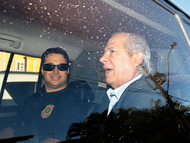 José Dirceu é preso pela PF na Operação Lava Jato (Foto: Dida Sampaio/Estadão Conteúdo)