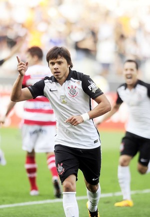 Timão divide gols entre 13 jogadores, e reserva Romero dispara na artilharia