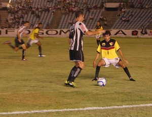 Botafogo-PB 3 x 2 Paraíba, no Almeidão (Foto: Larissa Keren)