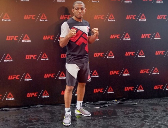 A reebok faliu top