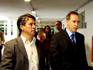 Empresário Ricardo Cândia, réu no caso Sanasa, chega para depor (Foto: Reprodução EPTV)