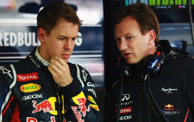 Sebastian Vettel e o chefe da RBR, Christian Horner, no paddock em Xangai (Foto: Getty Images)