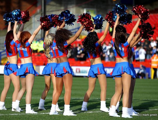 Cheerleaders do Crystal Palace (Foto: Divulgação)