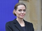 Com receio de câncer, Angelina Jolie revela a jornal que retirou os seios