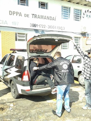 Pai foi transferido para presídio na manhã deste domingo (Foto: Polícia Civil/Divulgação)