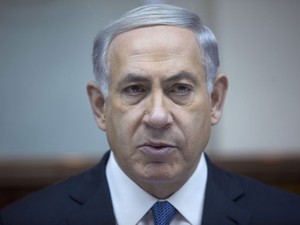 O primeiro-ministro israelense Benjamin Netanyahu em foto deste domingo (15) em Israel (Foto: Abir Sultan/AP)