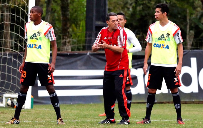 Luxemburgo no treino do Flamengo (Foto: Cezar Loureiro / Agência O Globo)