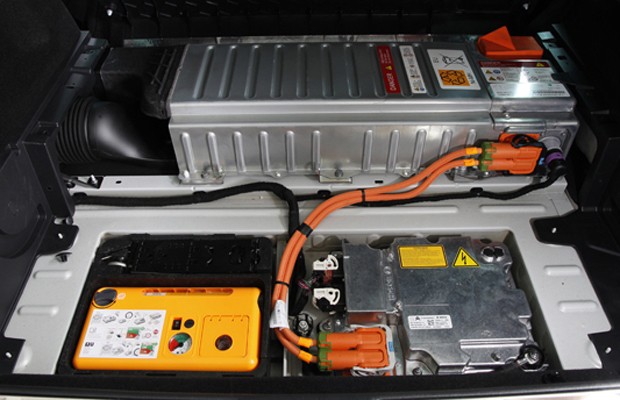 Motor elétrico e bateria do modelo híbrido desenvolvido pela grupo PSA (Foto: Divulgação)