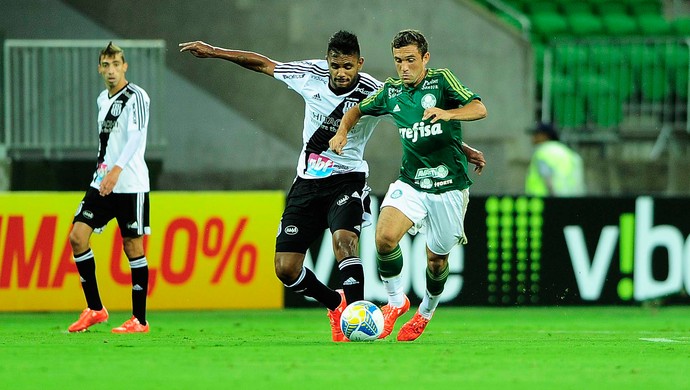 Apesar da derrota, Vilaron vê Verdão forte para clássico contra o Corinthians