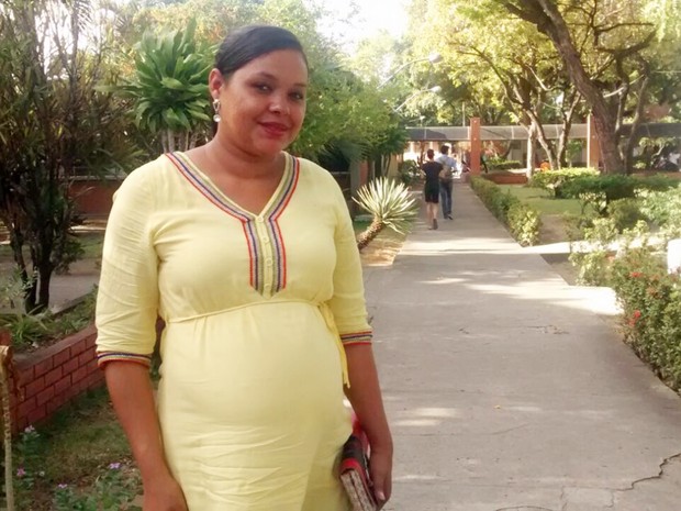 Edna Souza, de 24 anos, achou a prova mais difícil por estar grávida (Foto: André Resende/G1)
