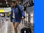 Roberta Miranda tira onda e embarca em aeroporto de shortinho