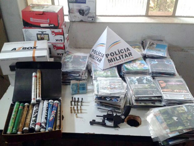 Apreensão contrabando Uberlândia (Foto: Polícia Militar/Divulgação)