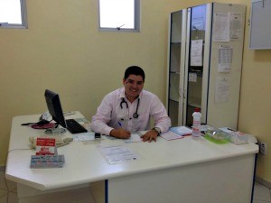 Renato Garcia foi selecionado para trabalhar no SUS pelo Mais Médicos (Foto: Arquivo Pessoal)