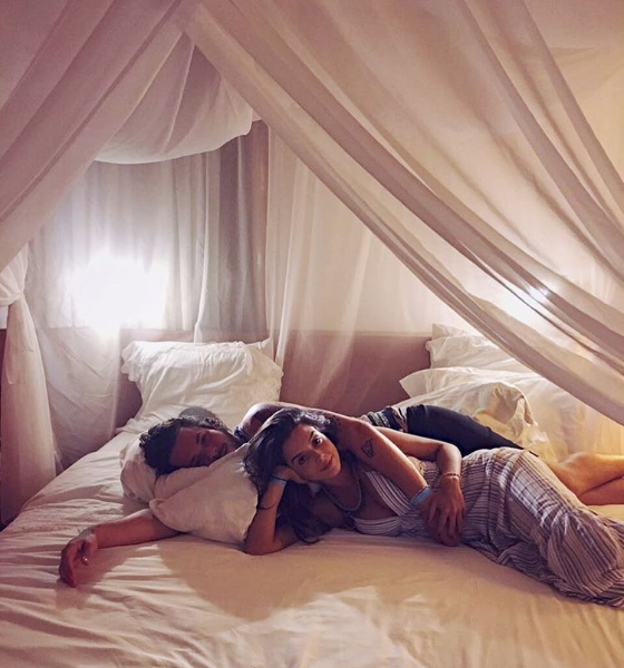 Giovanna Lancellotti posta foto deitada na cama com o namorado (Foto: Reprodução/Instagram)