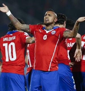 Vidal comemora gol do Chile (Foto: EFE/Felipe Trueba)