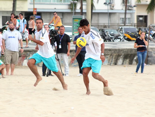 Jorginho e Daniel Zidane seleção brasileira de futebol de areia (Foto: Rodrigo Molina)