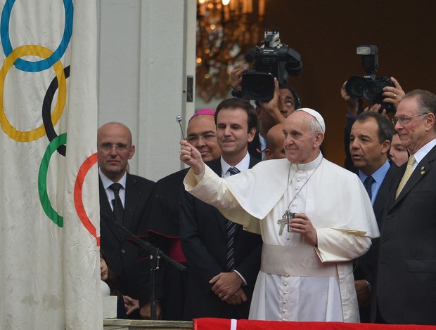 papa bandeira olimpiadas rio de janeiro (Foto: AFP)