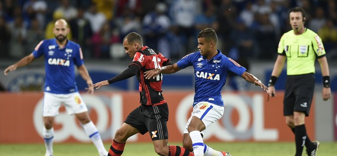 Alan Patrick Flamengo Cruzeiro (Foto: DOUGLAS MAGNO/O TEMPO/ESTADÃO CONTEÚDO)